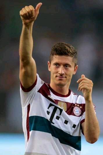 Happy 26 Th birthday Robert *beer* 