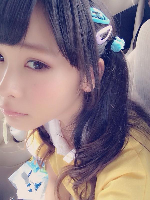 増井みお Baboobee On Twitter 最近つけてるヘアピンは仲良しのメイクさんに問屋さんで買ってきてもらったんだ 色をかけて2個づけしたりしてるよ Http T Co Hrn42chywm