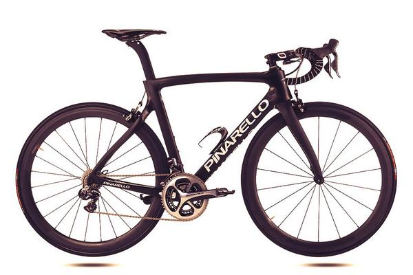 The Pinarello Dogma F8 looks slick....pretty and fast! @asgsport <a href="/teamAsgU23/">Team A[S]G</a>