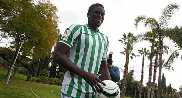 marca's tweet photo. El fichaje de N'Diaye por el Betis, cerrado a falta de la firma http://t.co/Vc7HNInnU3 http://t.co/zjTiUb89n0