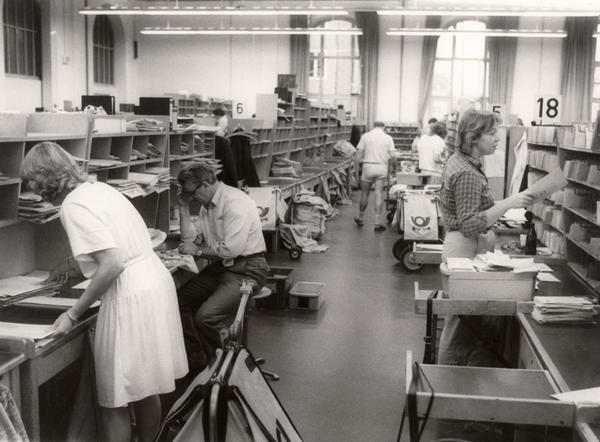 SofitelMunich's tweet photo. Flashback to 1983 when the Sofitel Munich #Bayerpost was the city post office! #throwbackthursday #luxuryhotel http://t.co/gEu3UptNJv