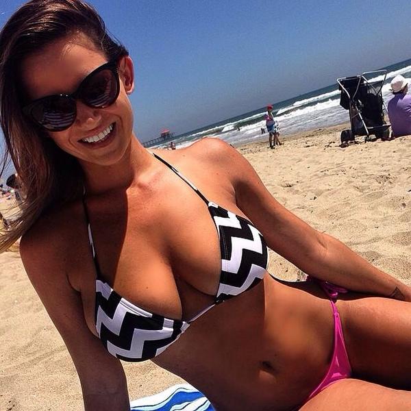 “<a href="/Amanda_Snaps/">Amanda Snaps</a>: Beach definitely is my happy place! #BeachPhotoContest #selfie #bikiniselfie”