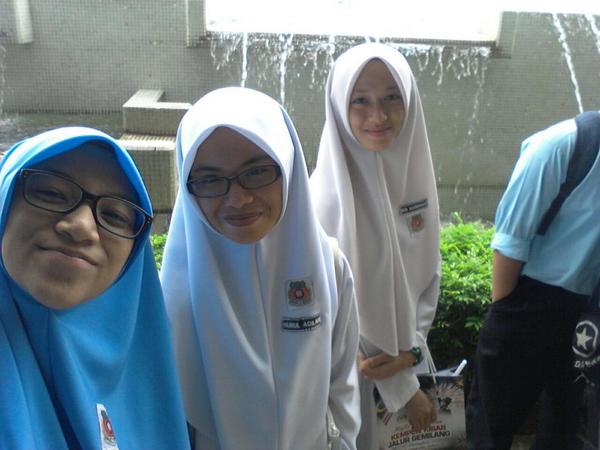 LaliludaMadi's tweet photo. With kawan kawan gilaku #merdekamerdeka http://t.co/4d52NO9XqF
