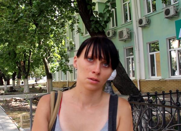 GrahamWP_UK's tweet photo. Lugansk today, young mother Katya "I've got no food, no money, nothing, and 2 hungry children at home with no food." http://t.co/mHaZdRPa01