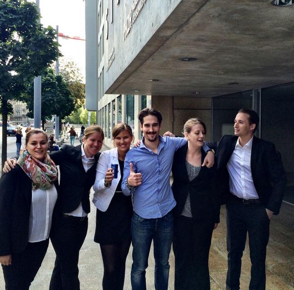 janinelutz's tweet photo. Das waren 4 Jahre HWZ! Ende und Aus #bachelorfall #finalcase @fhhwz http://t.co/kuHoW7Ht83