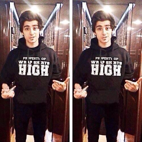 bestdirtymalik's tweet photo. bad boy http://t.co/oMgXgJU7KY