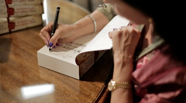 VisitScotland's tweet photo. Don't miss! #Outlander book signing Diana Gabaldon 22 Aug @IronworksVenue Inverness @Writer_DG http://t.co/LSsSqlm5at http://t.co/DZAr4FnYUn