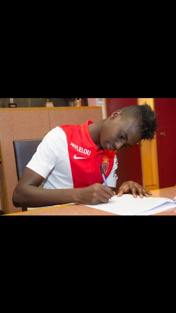 AS MONACO / JOUEURS ET COACHS - Page 21 Bvjv9prCcAA05KJ