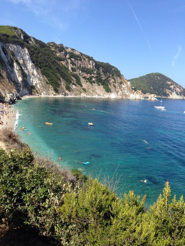 ValeLetizia's tweet photo. Un paradiso!!! Spiaggia di Sansone 😍 http://t.co/yYKC6g3ANs