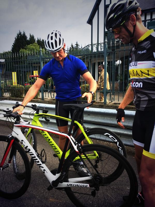 JB and the <a href="/BBCSport/">BBC Sport</a>'s DC saddle up for a lap of the circuit. #BelgianGP #RideInStyle