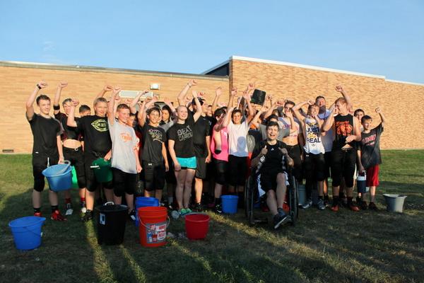 BcrkSchools's tweet photo. Creek 8th grade football team takes #ALSIceBucketChallenge in honor of team father Larry Engle; #eradicateALS http://t.co/ENUMGNeqqD