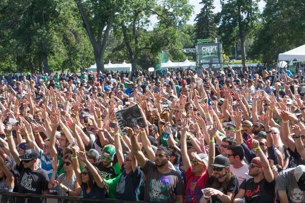 ChiveFest's tweet photo. #ChiveFestDenver pics are up! Can you find yourself? Take a look & tag your friends here - http://t.co/eTf1MUn807 http://t.co/fsLYwD886g