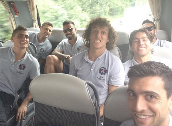 DavidLuiz_4's tweet photo. In our way to Évien/ En route por Évien/ Partiu pra mais um jogo! #psg #ligue1 http://t.co/2o6LbYXBx3