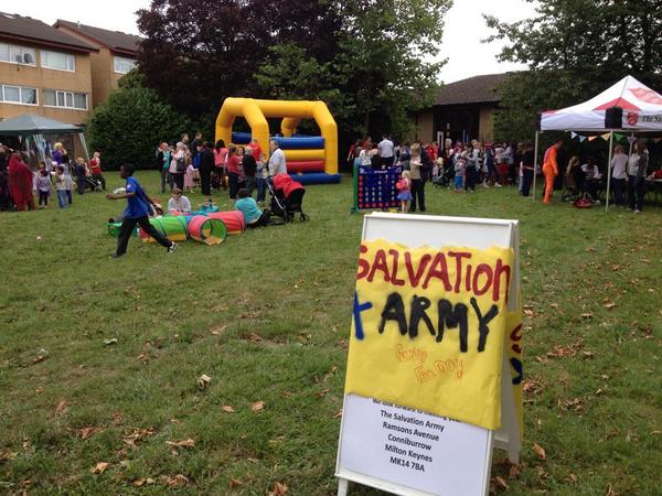 WhitmoreJonny's tweet photo. Loving the SA Milton Keynes fun day. Nice work @Alove_CS summer school! @davecotterill @ALOVEUK http://t.co/H1RwVw0nge