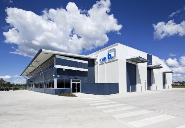 KSBcompany's tweet photo. Clear blue sky above beautiful #Brisbane @KSBcompany site! http://t.co/2wRdLRatKn http://t.co/mPOrCytqhZ