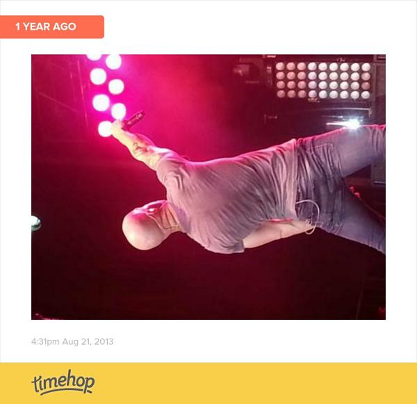 Tanning_Girl's tweet image. @chris_daughtry See ya next week! #SamePlaceSameTime timehop.com/c/crp:20579be4…