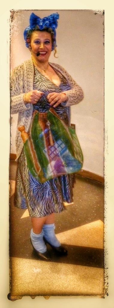 Este sabado "Loca como TU madre" en Castillo Pittamiglio a las 22:30 hs Para reír de principio a fin!!!