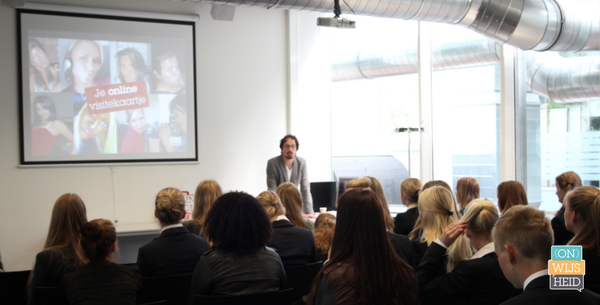 OnWijsheid's tweet photo. Vandaag en gisteren waren we weer op bezoek bij @FrieslandColl! :) #linkedin #mediawijsheid http://t.co/FbJi3pNorb http://t.co/lQctqCvXxk