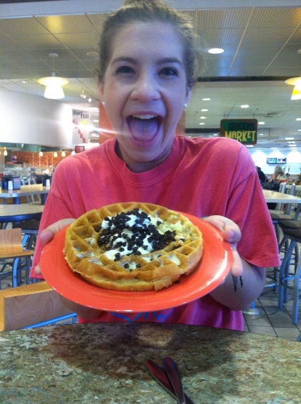 hellacoolhan's tweet photo. Making healthy choices already ft. @DanaMckenzie07 #YCNP http://t.co/4OInl9P3Oe