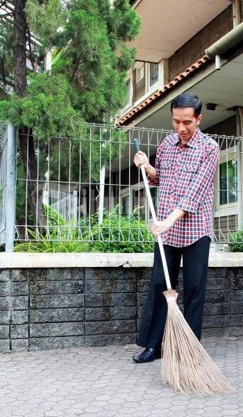 dppgerindra's tweet photo. ini yg actingnya paling jago @Rika_L_L @LydiaLeoni @Prabowo08 http://t.co/GF89UnjmcG