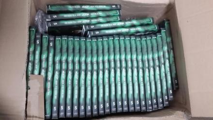 【公告】各位love们，实在是不好意思 上海暴雨让大家久等了。终于天晴，专辑也到了，今天开始邮寄。又要改地址的love们请发邮件到307385062@qq.com 另外，还有几张可以提供给大家，需要的亲可以联系我们。