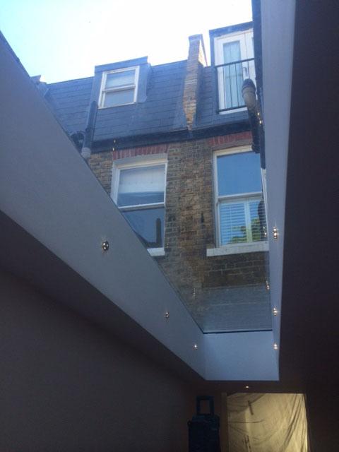BuildTeamLDN's tweet image. Amazing new glass roof installed today in Weiss Road, Putney #sidereturn