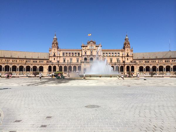 bertoleon23's tweet image. Sevilla tiene un color especial!!! Y no es un tópico!