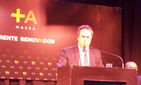 Miguel Peirano en conferencia de prensa