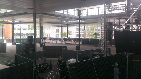 IntroBaas's tweet image. Wordt er mooi feestje vanavond, zorg dat je erbij bent en get #geel!