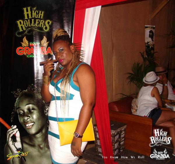 highrollersja's tweet image. Ophelia with her first Hgh Rollers Grabba Cigar