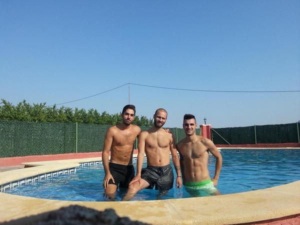 cuti_10's tweet photo. Dando clases particulares al pakito jajaj @10poyo10 http://t.co/1iPRRCt9S1
