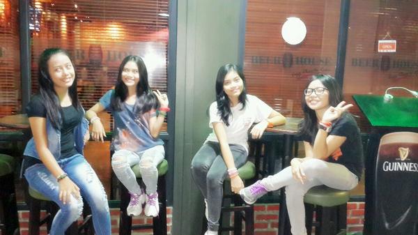 Jumat.. My Girl bkl live perform <a href="/Soeltan/">BERSAMA ULAMA</a> coffee kemang..jam 17.00 wib.. jl ampera raya.. Don't miss it guyz