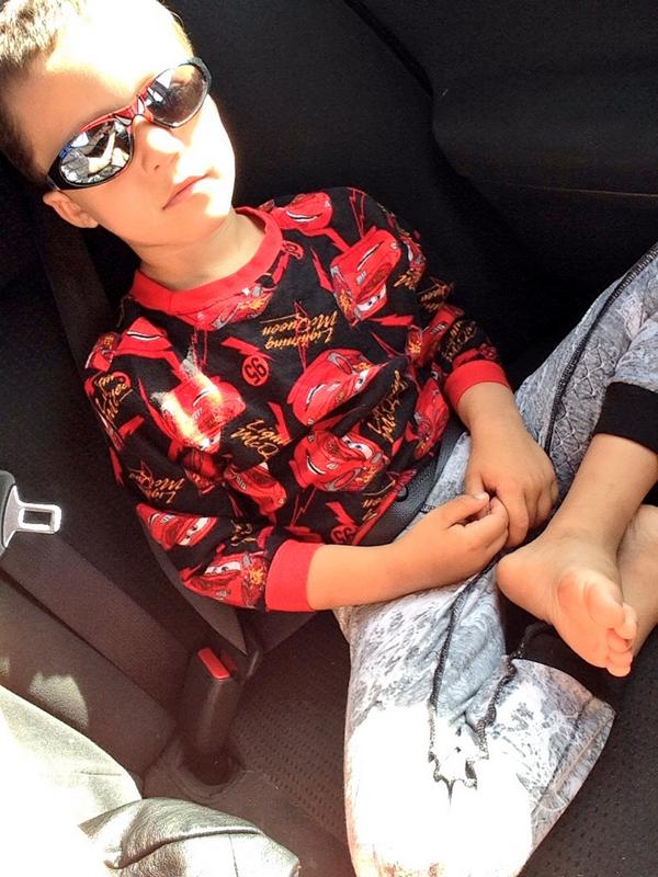 brycemuise's tweet photo. Yeah he basically just chills 24/7 #shades #insideoutpants http://t.co/yo7BAKGqBG