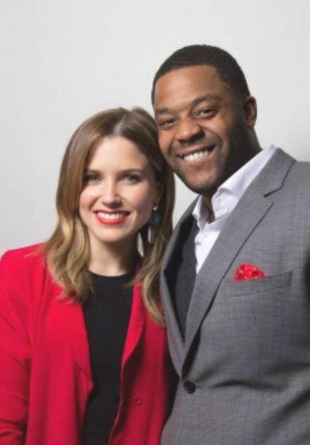 @RoycedaVoyce @SophiaBush How cute are you two though ? #waterguns and #Lindbae #ChicagoPD #TheyAintPlayin