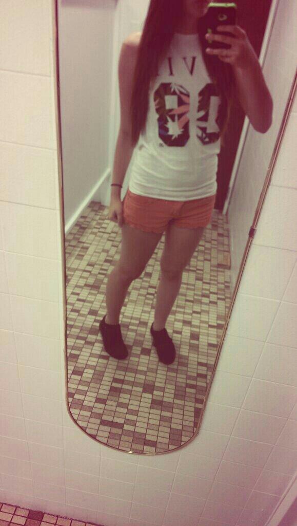 ColoradoKids_'s tweet photo. My new Civil Regime shirt is rad af #PotLeafs #Colorado http://t.co/MGMLIWrHI9