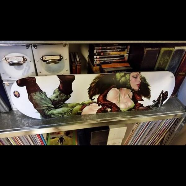 Twistorytweets's tweet photo. Spotted a #dustwars Paolo Parente #skateboard. Check out more fun Dust Wars #art at http://t.co/DWoZ8fdNUd http://t.co/y4qkvn5qKe