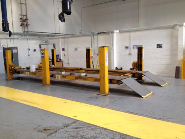 bwsequip's tweet image. 14 tonne, commercial lift for sale, excellent all-round condition and full working order £6000 plus VAT, collected