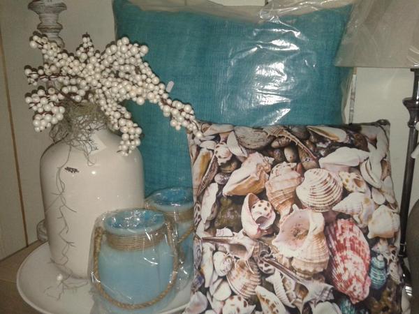 ankesnoek77's tweet photo. En...het is weer donderdag !!!!! Wie mogen we  morgen blij maken met een mooi kado naar keuze van rond de €20,-? http://t.co/005TGdzZ5x