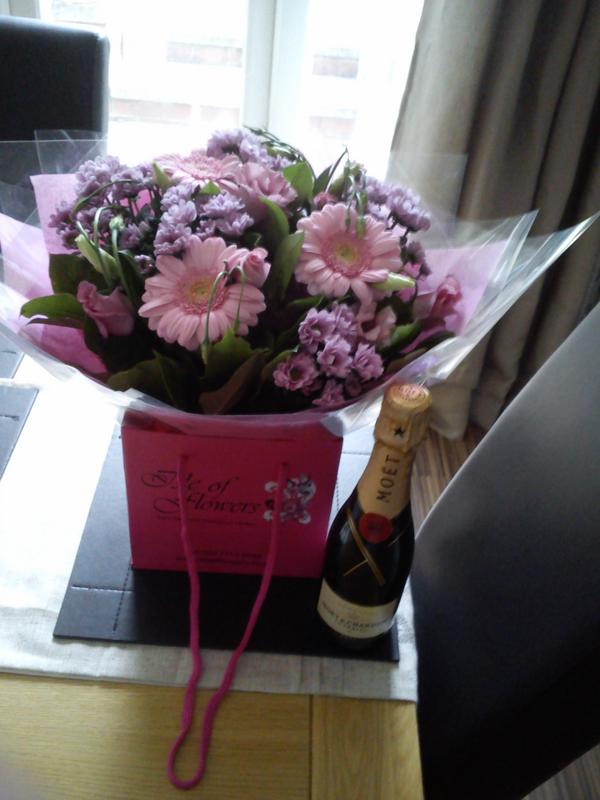 chardyyyyy's tweet image. The lovely flowers and Moet mum brought me for my exam results :) thank you @dalt72