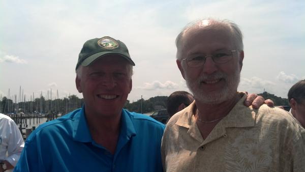 VAShellfish's tweet image. SGV Ex.Dir. Mike Oesterling with VA Gov. Terry M Auliffe promoting Virginia oysters.