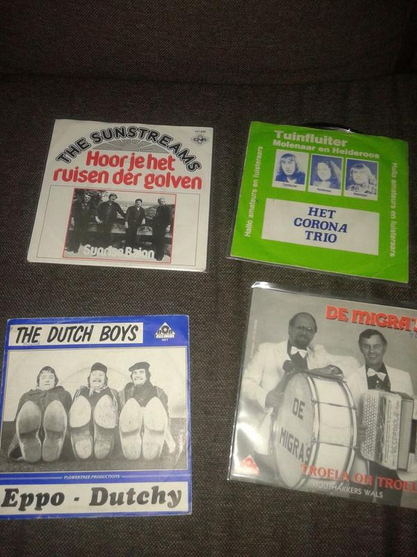 Markdevries10's tweet image. Nieuwe singles gekocht