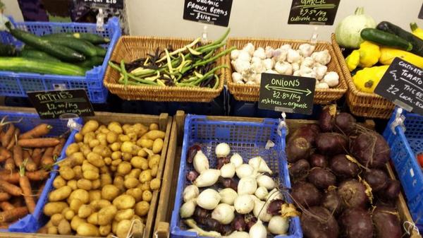 SOFACOMA's tweet photo. #Pop-upMarket #Event1  VegVan Green Grocery @CultivateOxford from 9.30am. Outdoor cultivates: 1-4pm @OxGrow http://t.co/Rt1rcOMYtW