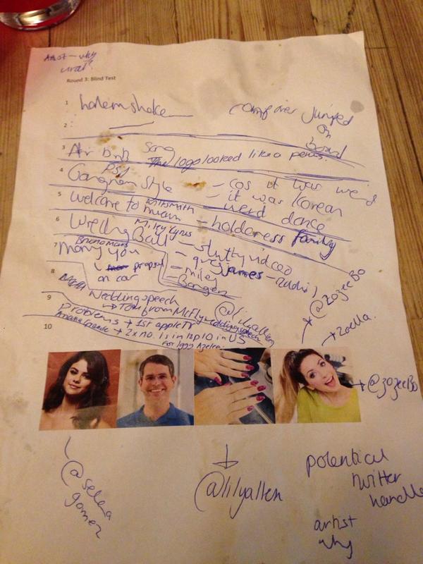 MPRTeamC's tweet photo. Waaaah! @JasminMarlinPR pooed on the page #mprquiz http://t.co/knhJggD29k