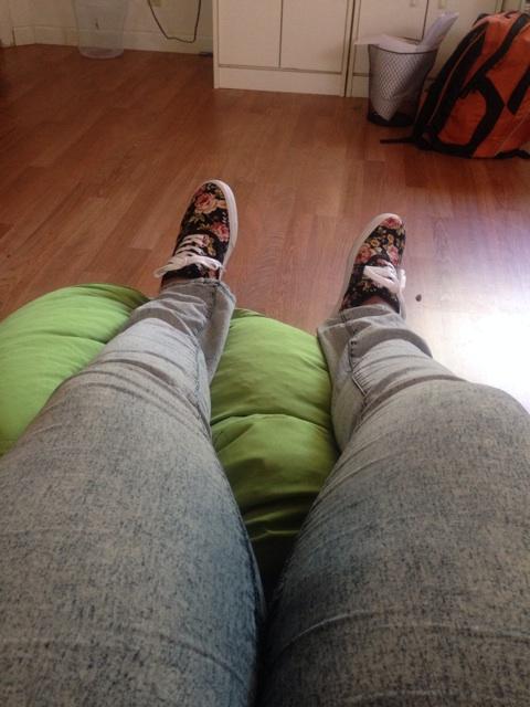 abeautifulGOON's tweet image. Easy money , rocking these floral joints today 👌 #almostOFF