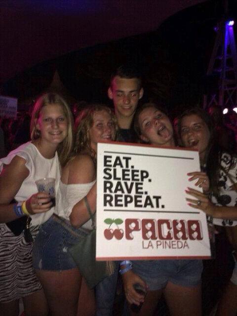 Mis me chickiesssss , can i go back pleasee? <a href="/xaaaaniek/">Aniek</a> @angelinebrok <a href="/RomyHartjeJou/">Romy</a>