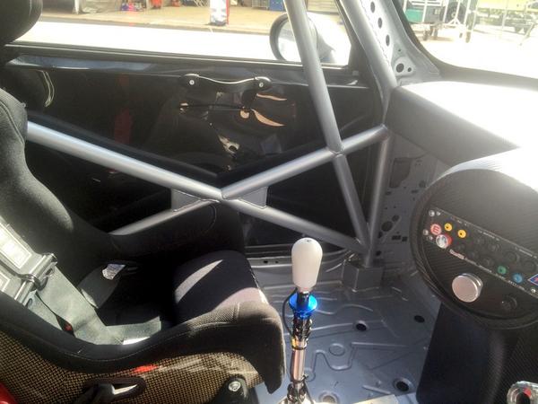 PowerMaxedUK's tweet photo. Sweet @MINIChallengeUK gen3 car all we have to say on the matter: #FlatShift http://t.co/5tlrMiUfe2