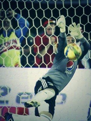 Neazz__'s tweet photo. Un error lo comete cualquiera, pero no cualquiera da un campeonato. #VamosMillosQuerido #DelgaDios http://t.co/MRk22NIn5K