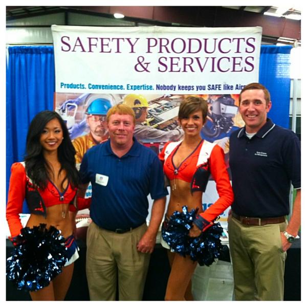 DBC_SophiaG's tweet photo. A big thank you to @airgasinc for inviting @DBC_Kisa and I to the Full Contact Safety convention today! @BroncosCheer http://t.co/D39wiZSJZZ
