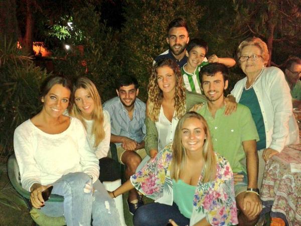 noeliasarria7's tweet photo. En familia 💕 http://t.co/Nk3FLYA4yT