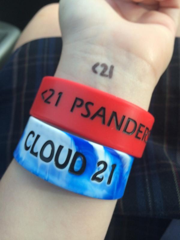 yellowsunsets's tweet photo. @TheRealPsanders I love you so much #RepThe21 #psanders http://t.co/1h5kt8lplp